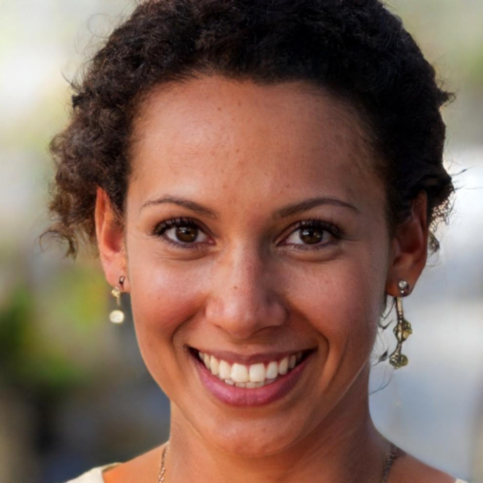 Klara Bergström, Leiterin Kundenbetreuung bei tormelvax, im modernen Büro in Nürnberg